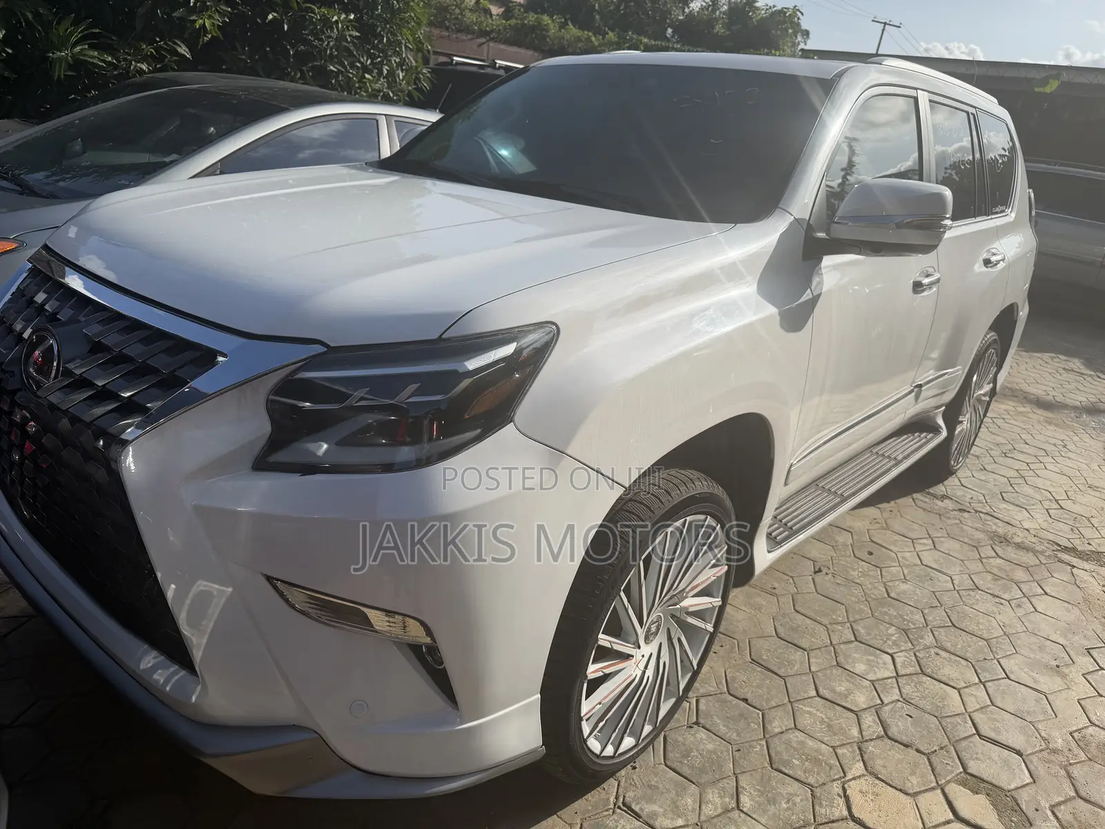 Lexus GX 2011 White