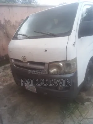 Toyota HiAce 1998 White