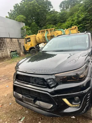 Toyota Hilux 2020 Black