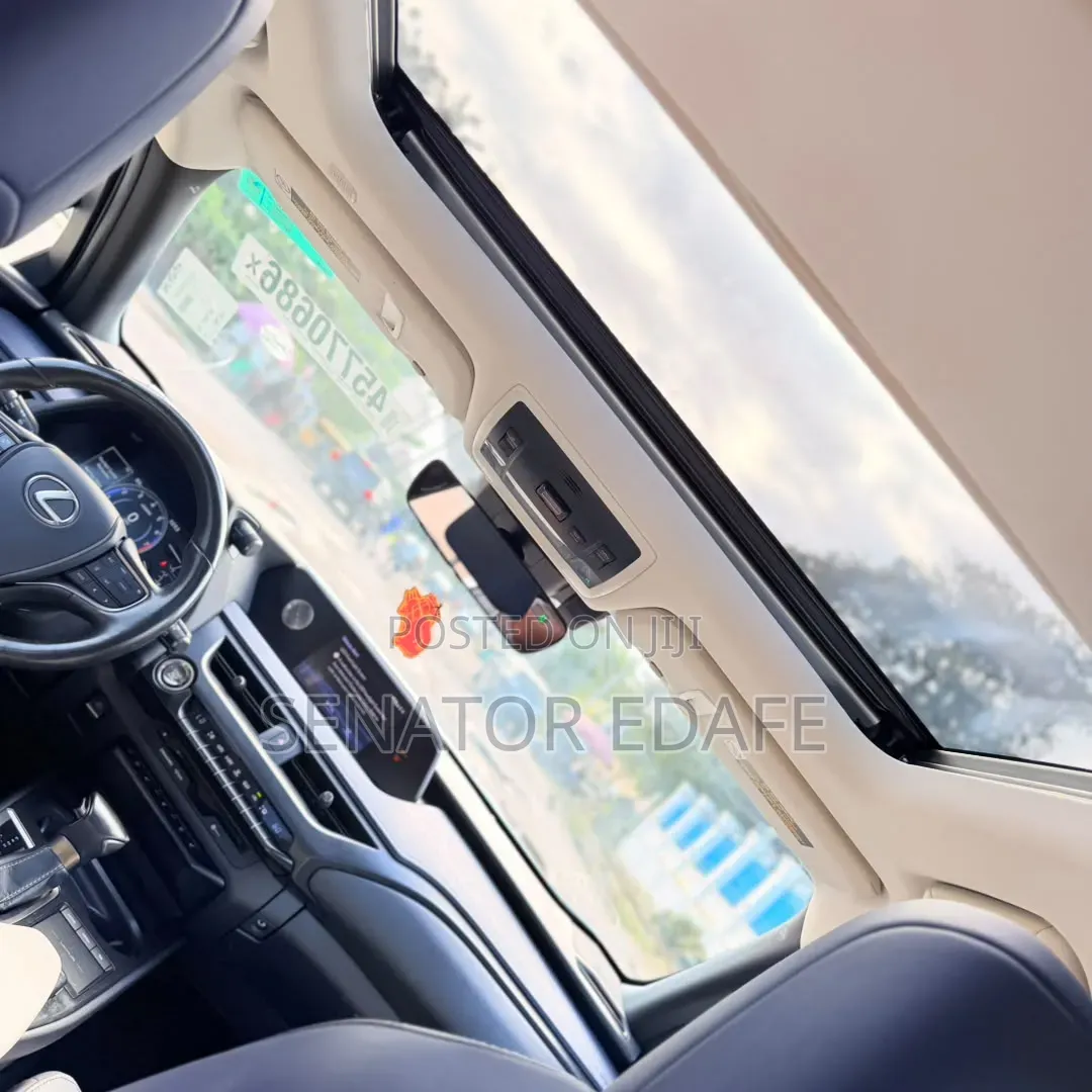 Lexus UX 2020 White