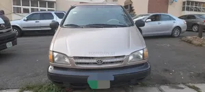 Toyota Sienna CE & 1 hatch 2000 Beige