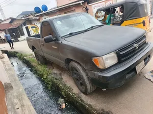Toyota Tacoma 2000 Black