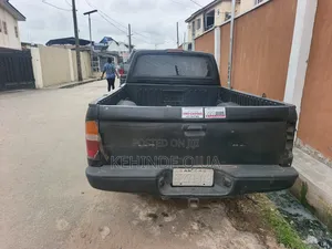 Toyota Tacoma 2000 Black