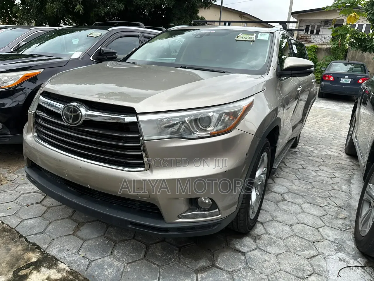 Toyota Highlander 2014 Gold