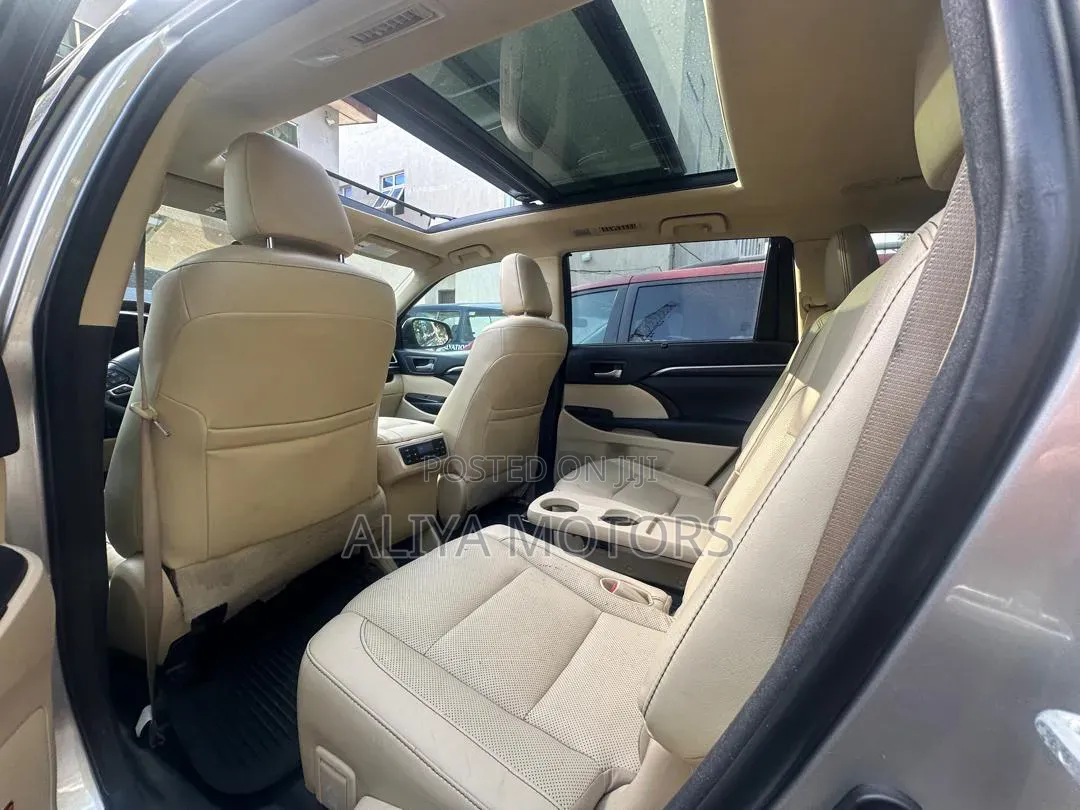 Toyota Highlander 2014 Gold