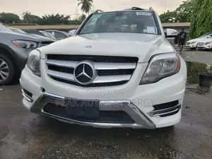 Mercedes-Benz GLK-Class Base GLK 350 4dr AWD 4MATIC (3.5L 6cyl 7A) 2015