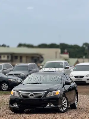 Toyota Camry SE Sport 4dr Sedan w/Prod. End 11/13 (2.5L 4cyl 6A) 2014