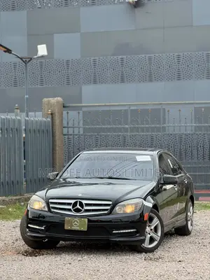 Mercedes-Benz C300 2011 Black