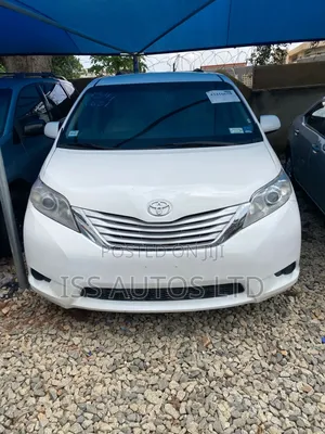 Toyota Sienna LE 8-Passenger 4dr Minivan (3.5L 6cyl 6A) 2015 White