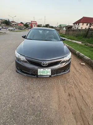 Toyota Camry LE 4dr Sedan (2.5L 4cyl 6A) 2013 Gray