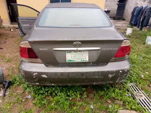 Toyota Camry 2005 Gray