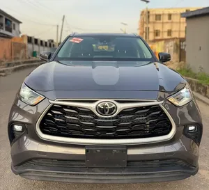 Toyota Highlander 2023 Gray
