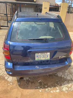 Pontiac Vibe 2005 Blue