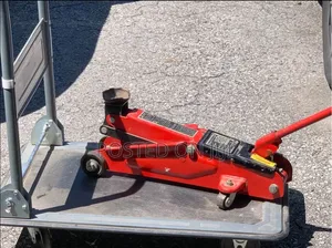 Car Jack 1.5 Ton, 30 LBS (2 Piece)