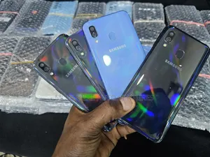 Samsung Galaxy A40 64 GB