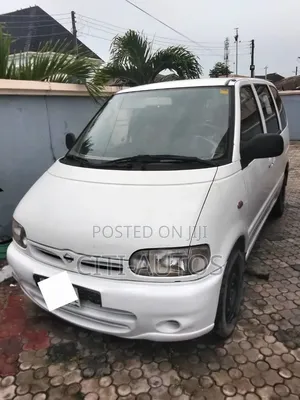 Nissan Serena 2002 White