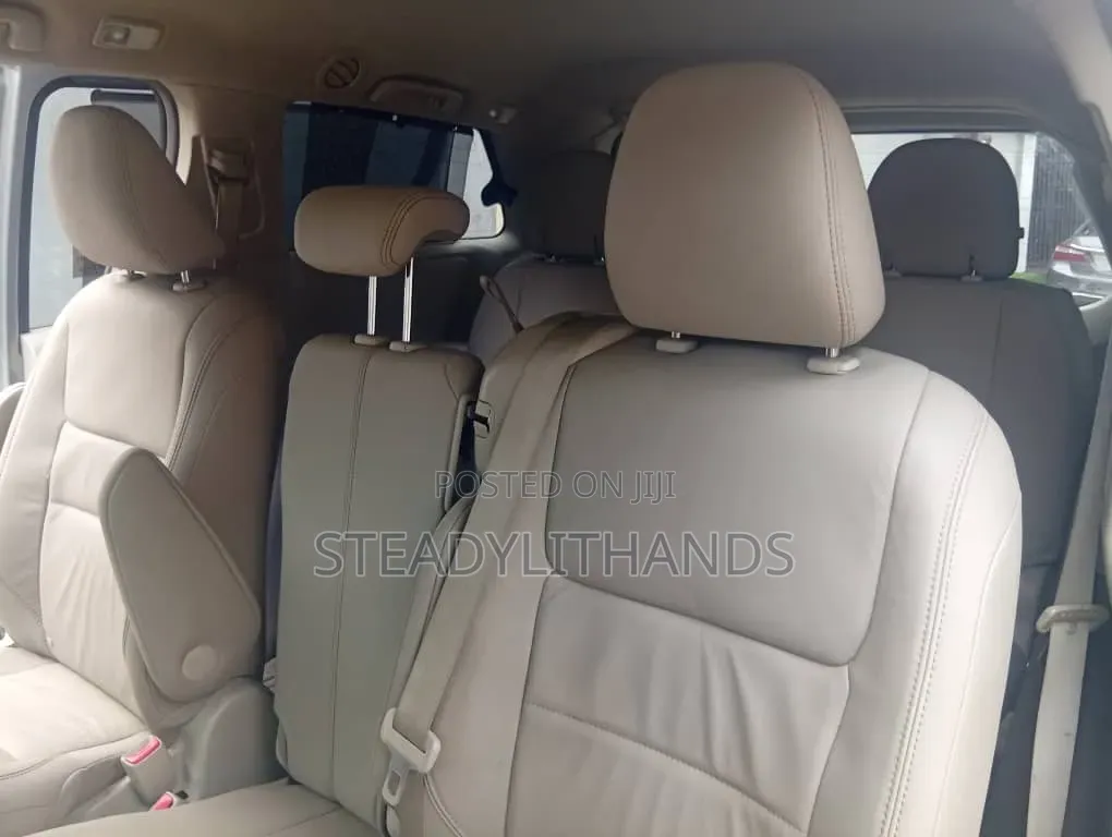 Toyota Sienna 2015 Silver