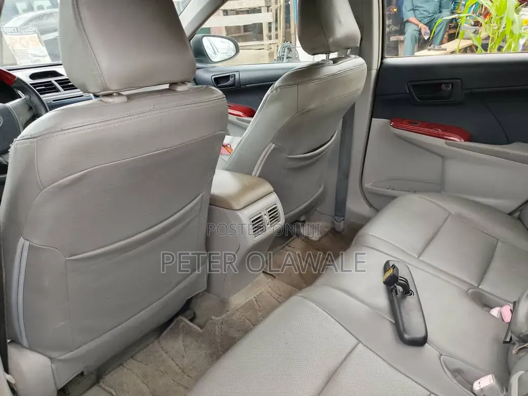 Toyota Camry 2012 Silver