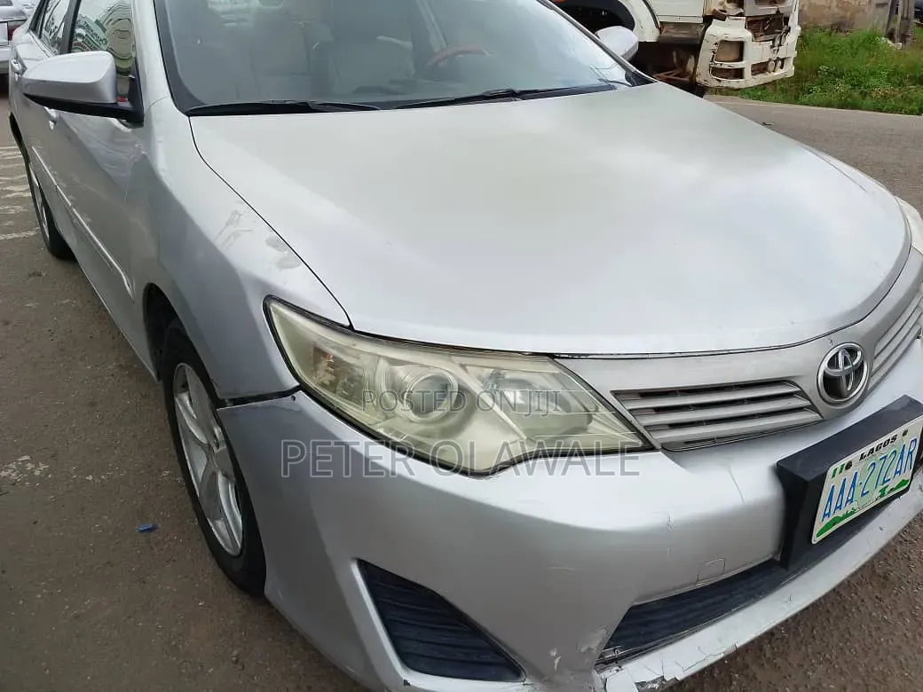 Toyota Camry 2012 Silver
