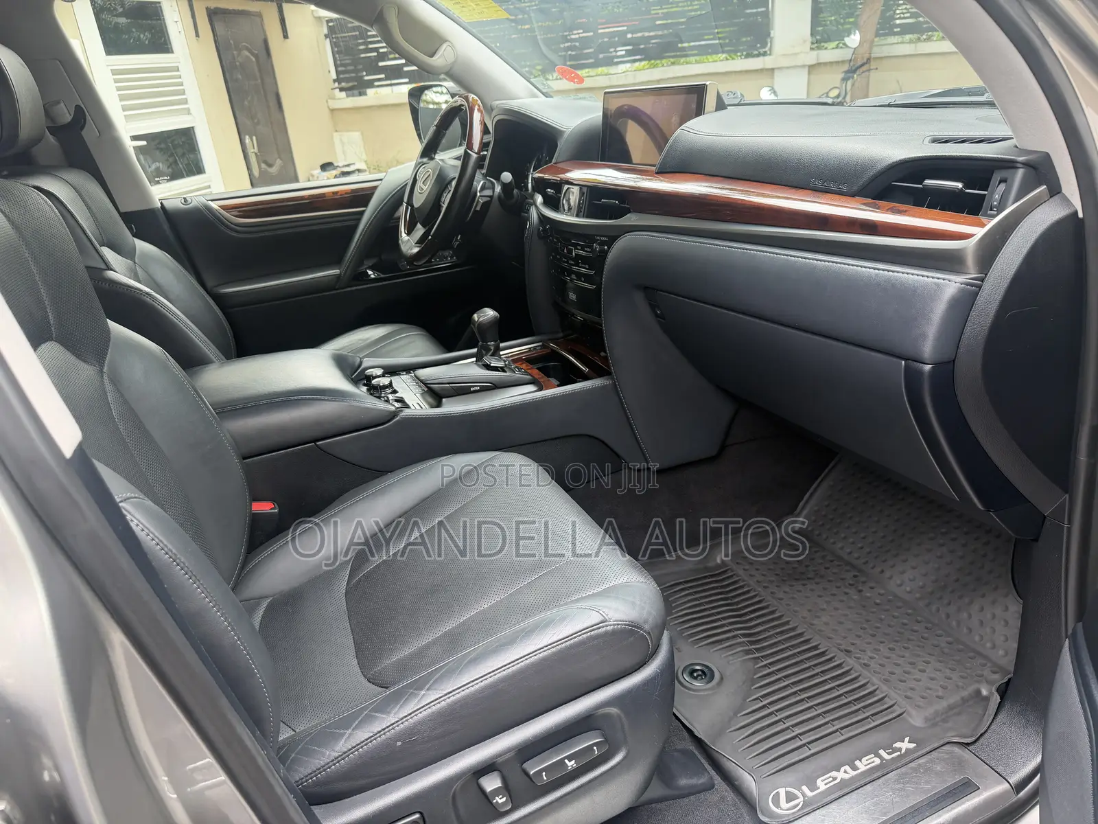 Lexus LX 570 AWD 2019 Silver