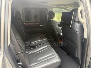Lexus LX 570 AWD 2019 Silver