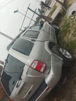 Nissan Pathfinder 2002 Silver