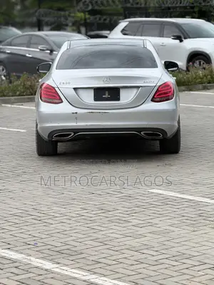 Mercedes-Benz C300 2016 Silver