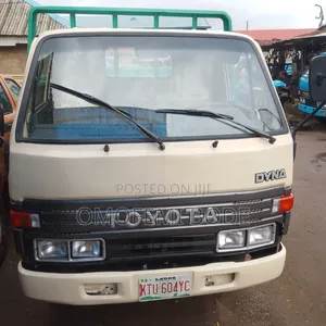 Toyota Dyna 200 With 2rz Engine Petrol Normal Hand