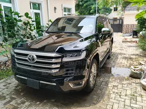 Toyota Land Cruiser 2023 Black