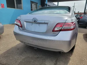 Toyota Camry 2010 Silver