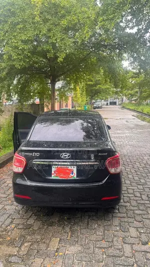 Hyundai Xcent 2015 Black