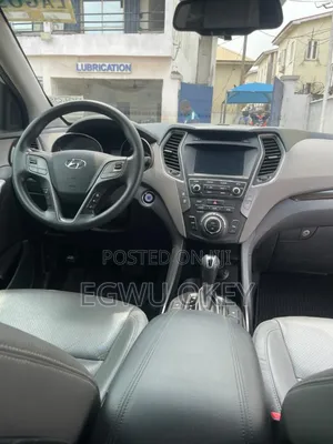 Hyundai Santa Fe SE AWD 2018 Silver