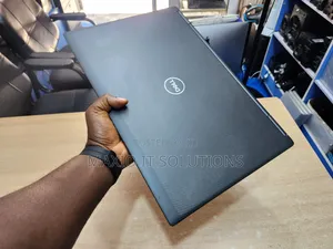 Laptop Dell Precision 7740 16GB Intel Xeon SSD 512GB