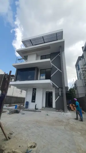 6bdrm Duplex in Banana Island for sale