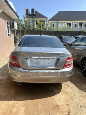 Mercedes-Benz 200 2009 Black