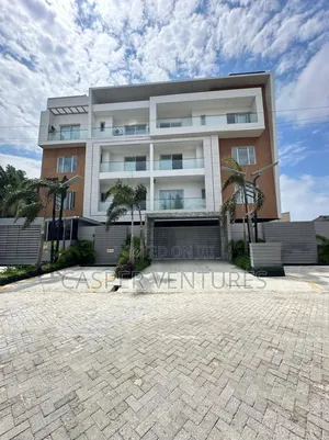 2bdrm Apartment in Admiralty Way, Lekki Phase 1 for sale