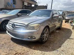 Mercedes-Benz 200 2009 Black