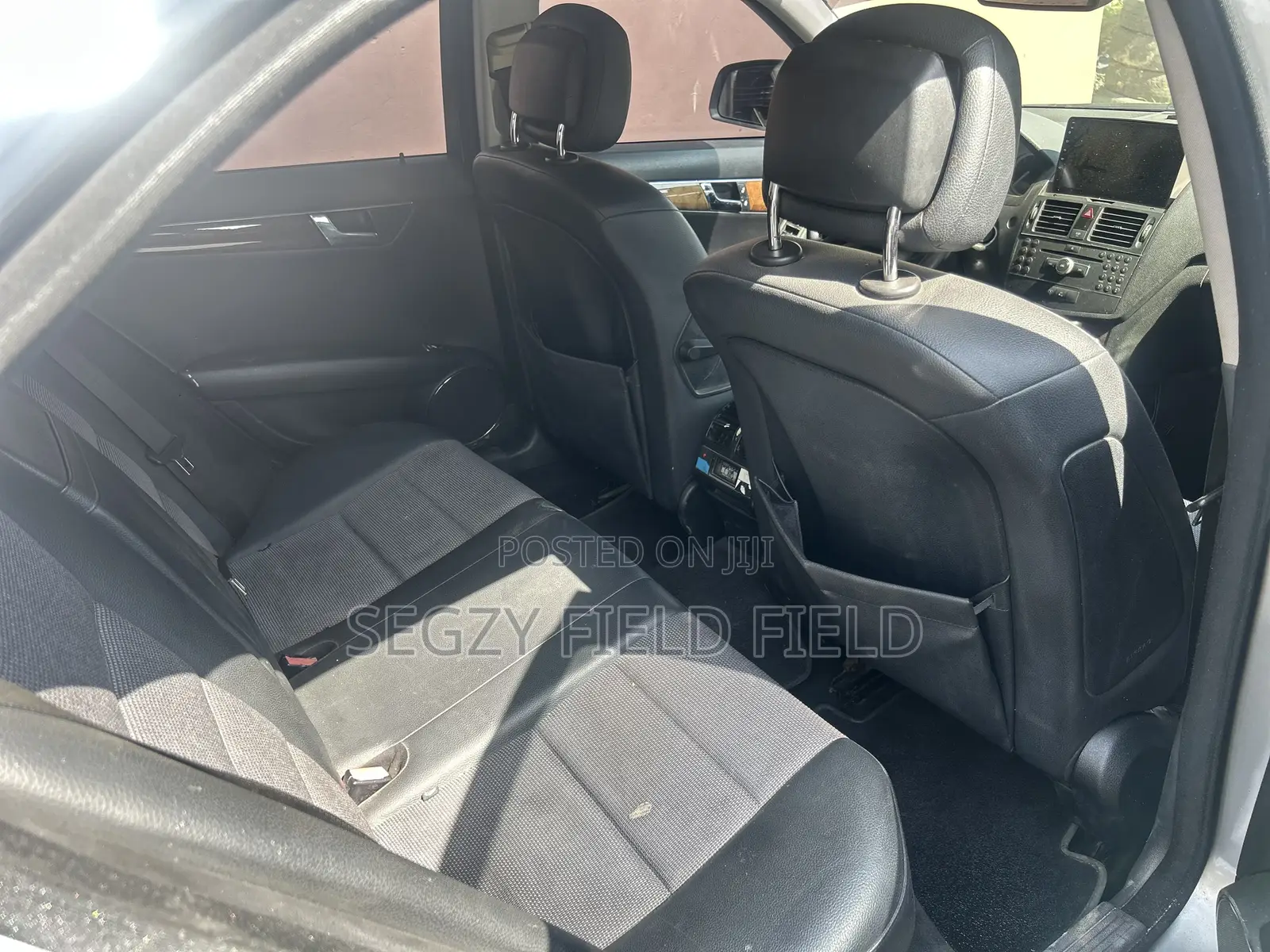 Mercedes-Benz C200 2009 Black