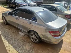 Mercedes-Benz 200 2009 Black