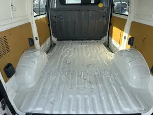 Toyota HiAce 2006 White