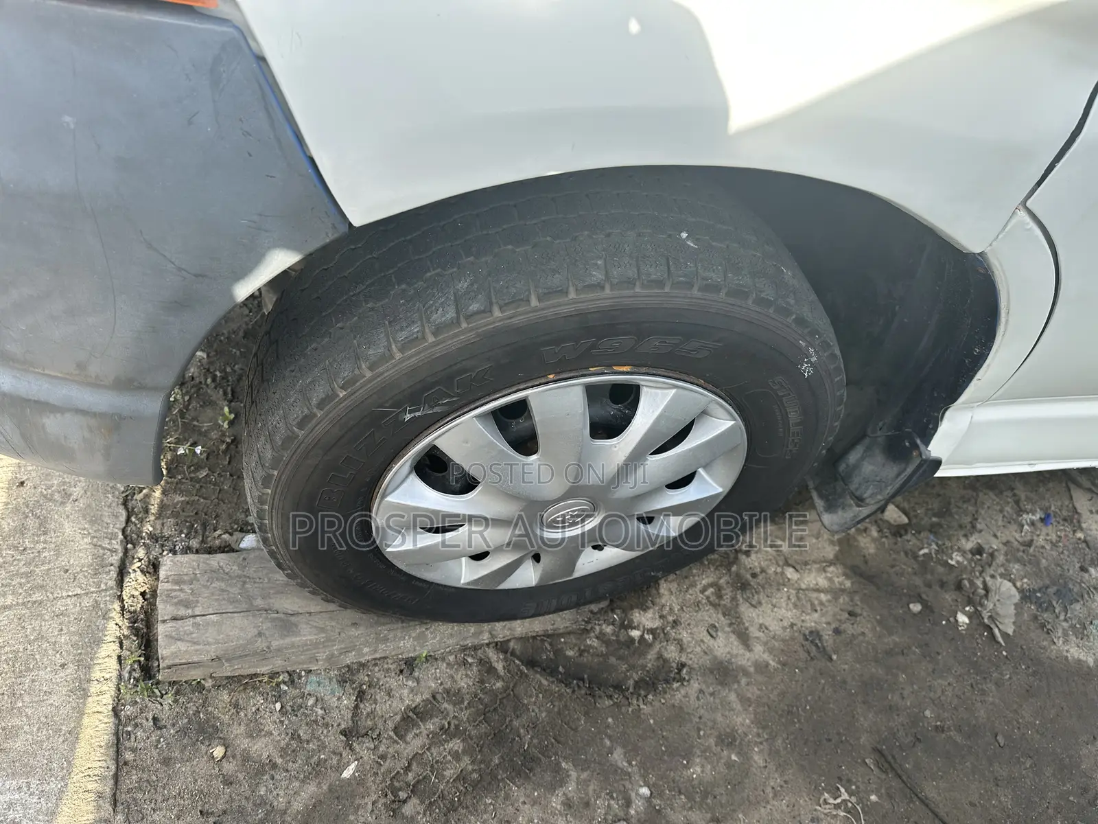 Toyota HiAce 2006 White