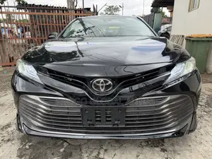 Toyota Camry LE FWD (2.5L 4cyl 8AM) 2018 Black