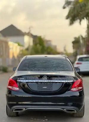 Mercedes-Benz C300 Base Sedan RWD (2.0L 4cyl 7A) 2016 Black