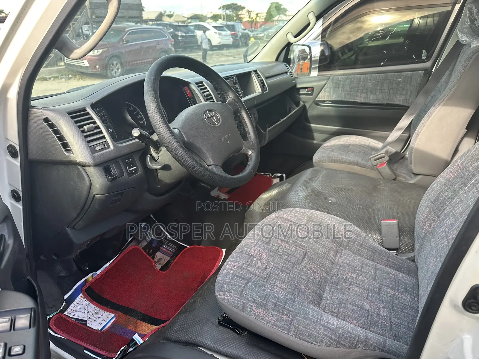 Toyota HiAce 2016 Brown