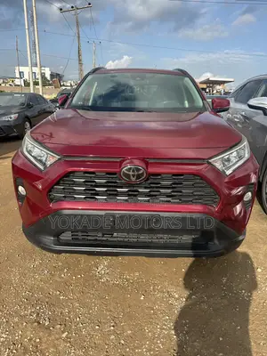 Toyota RAV4 XLE FWD 2019 Burgundy