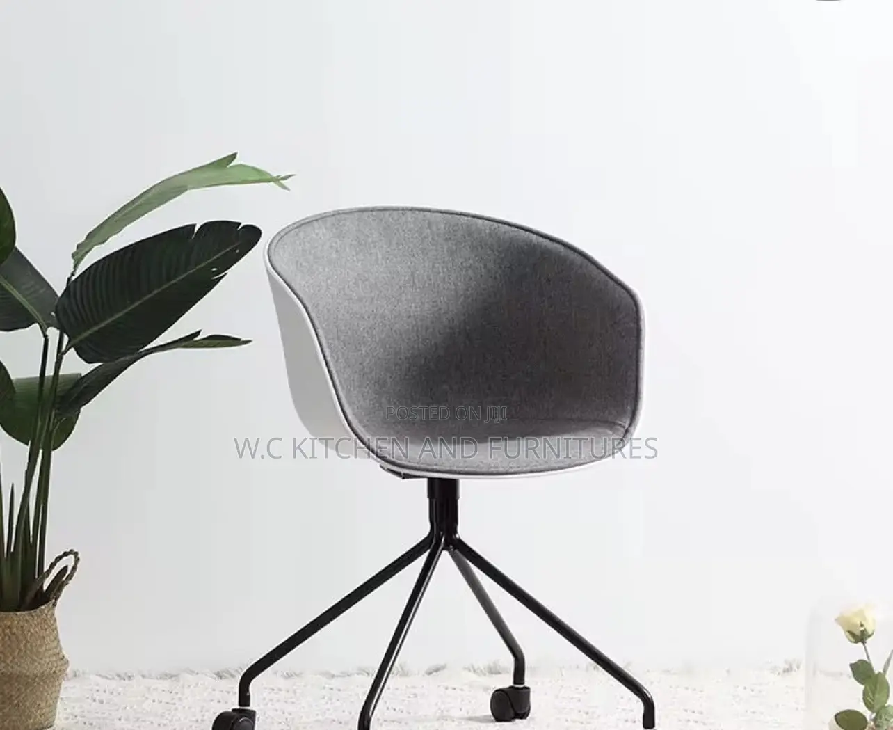 Modern Visitor Chair With Wheels.