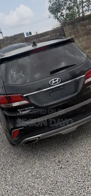 Hyundai Santa Fe 2017 Black