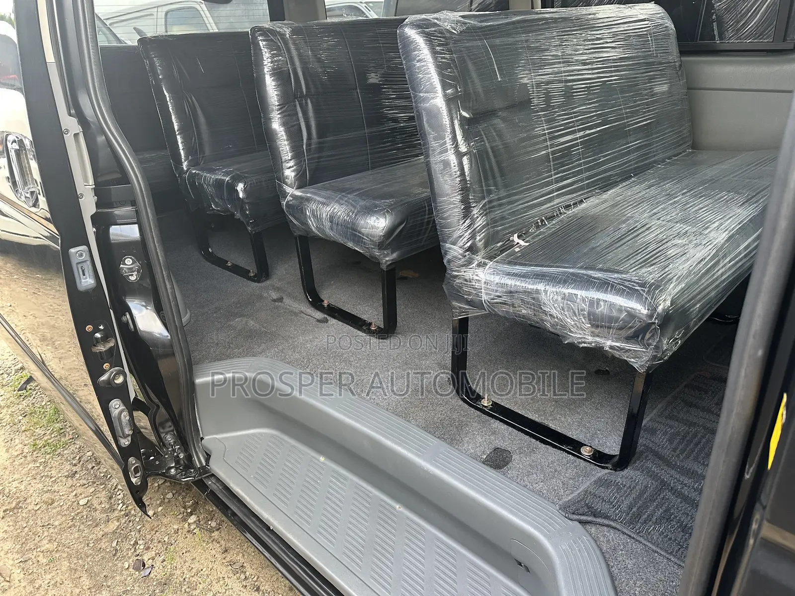 Toyota HiAce 2012 Black