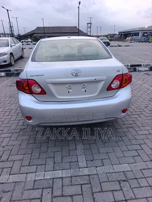 Toyota Corolla 2010 Silver