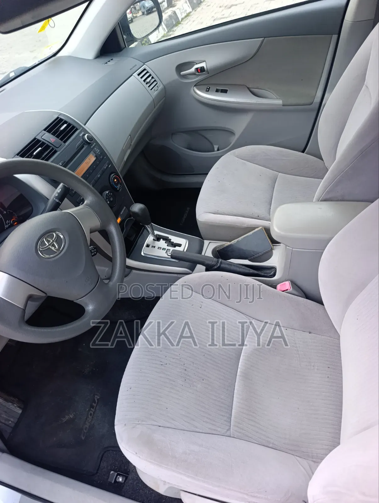 Toyota Corolla 2010 Silver